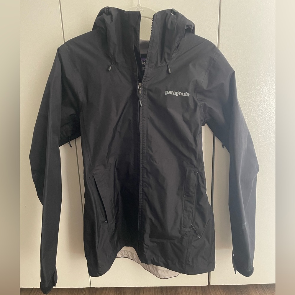 Patagonia torrentshell rain jacket
